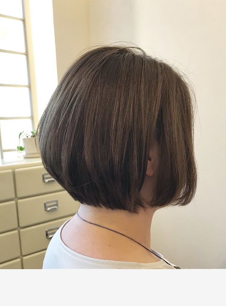 アッシュグレージュ